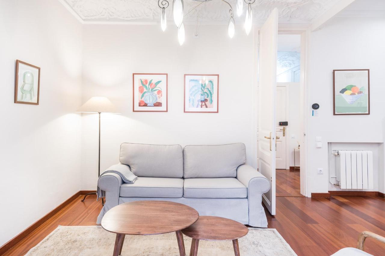 Modernist Apartment In The Best Location Barcelona Bagian luar foto