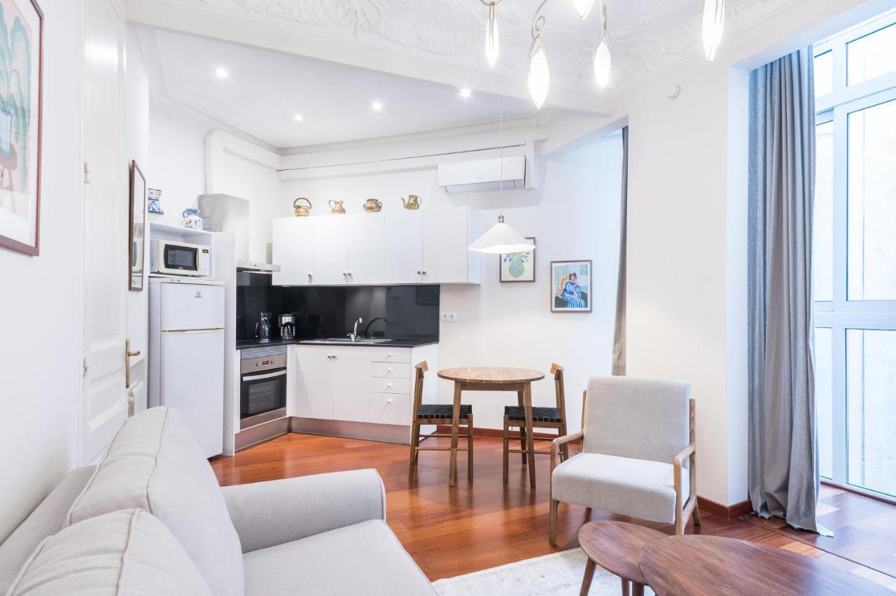 Modernist Apartment In The Best Location Barcelona Bagian luar foto